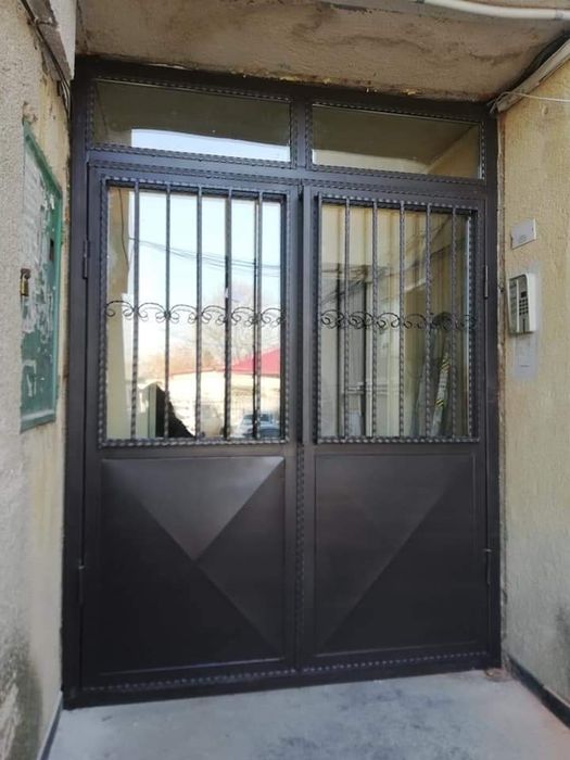 Ușă metalică intrare în bloc constanta