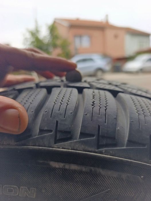 Джанти със зимни гуми Bridgestone 255/55/r18 от Ланд Роувър Дискавъри
