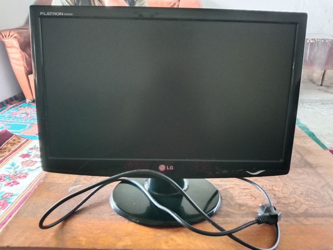 manitor LG manitonni o"zi