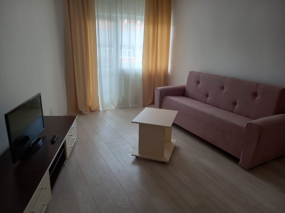 Închiriez apartament 2 camere centru civic (bulevard) Petroșani