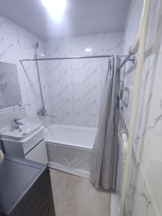 Продаётся 2 х комнатная квартира на 3 этаже .оринтир фархатский рынок.