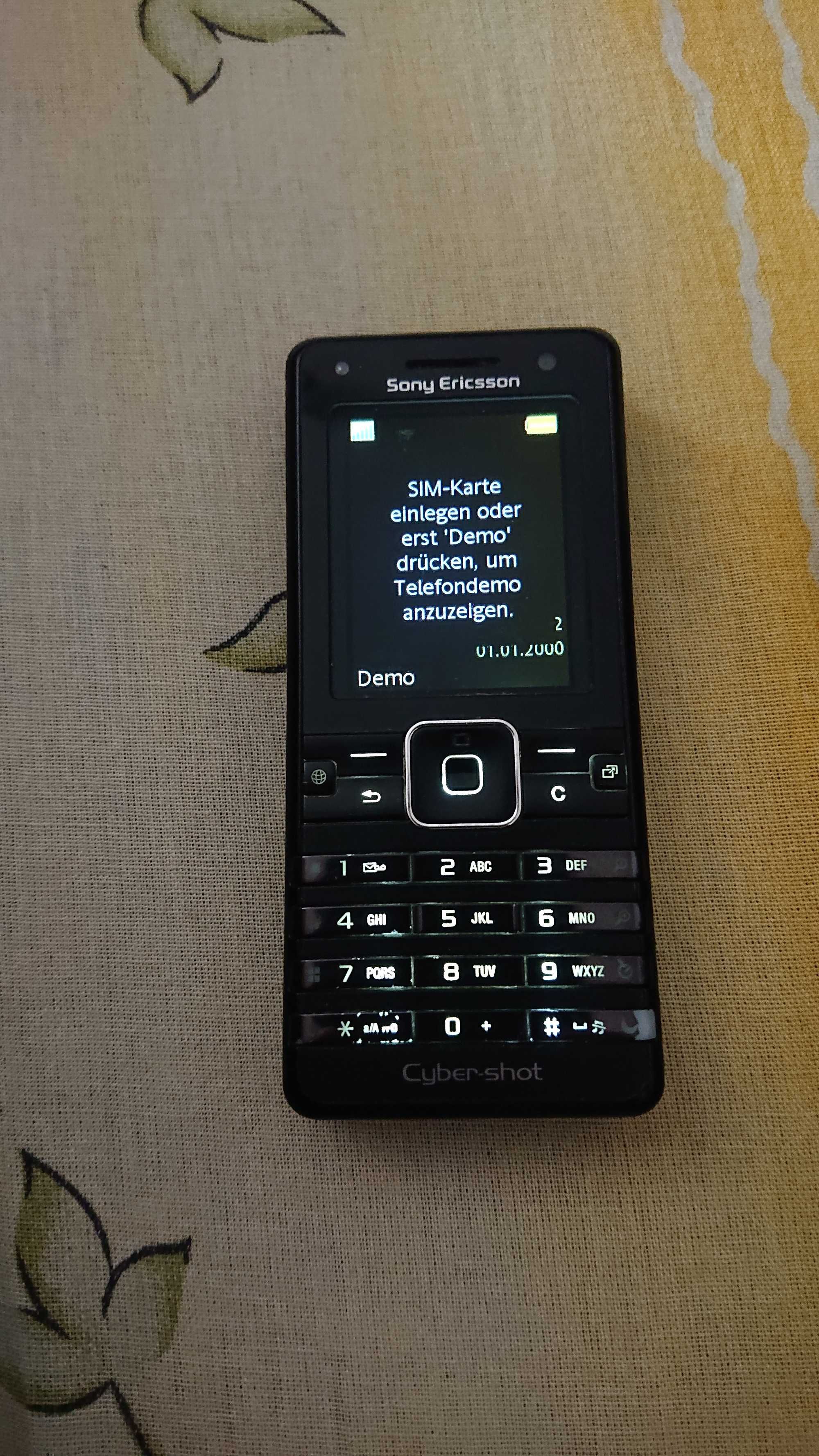 Telefon mobil Sony Ericsson cu accesorii