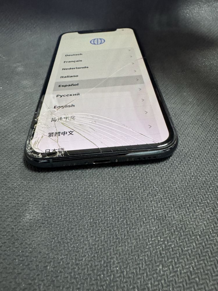 iPhone 11 Pro 128gb - заключен с iCloud