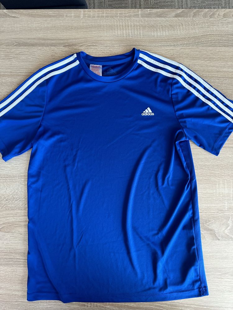 Vand tricou ADIDAS, copii, 15-16 ani, marime 176