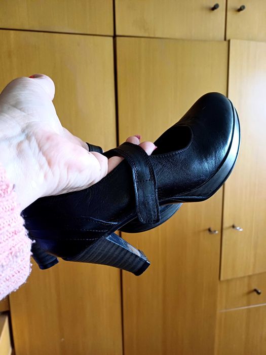 Обувки нови невероятно удобни и елегантни