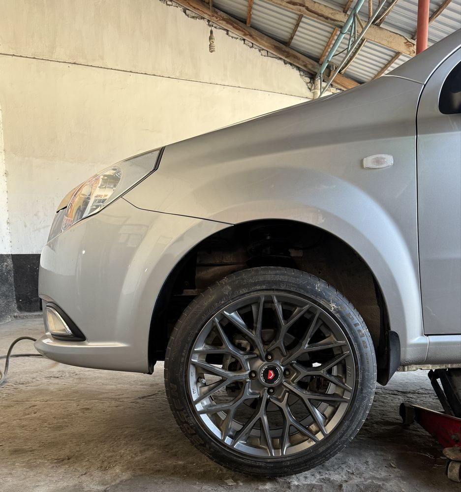 Диск VOSSEN шина KAPSEN 215/45R17