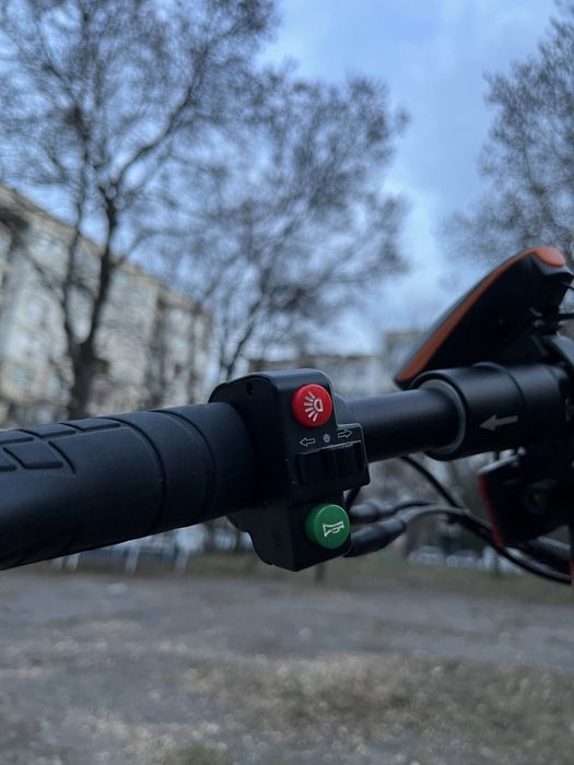 Електрическа тротинетка със седалка