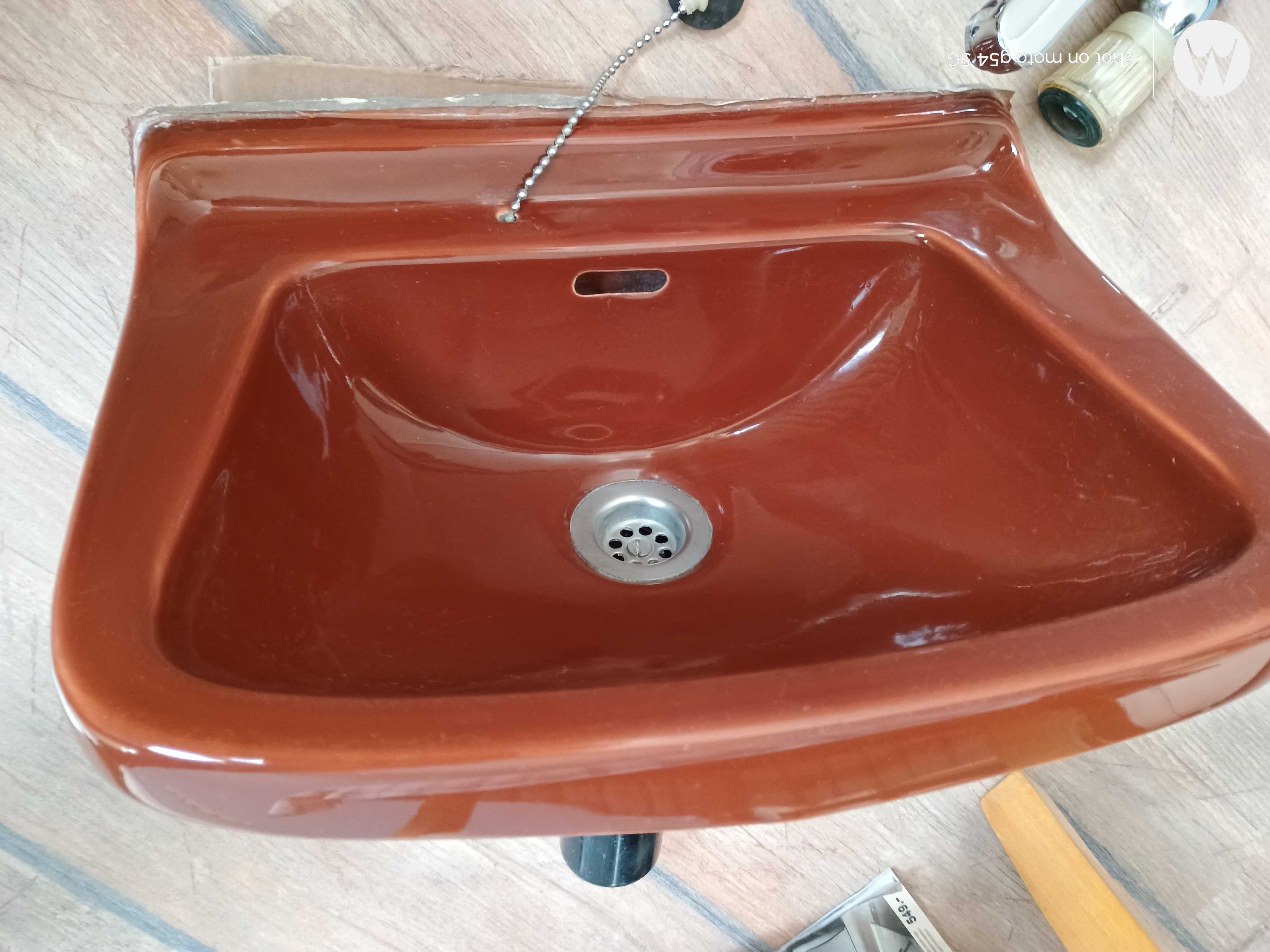 Малка мивка за WC 38/30 см със сифон и стенна батерия с две ръкохватки