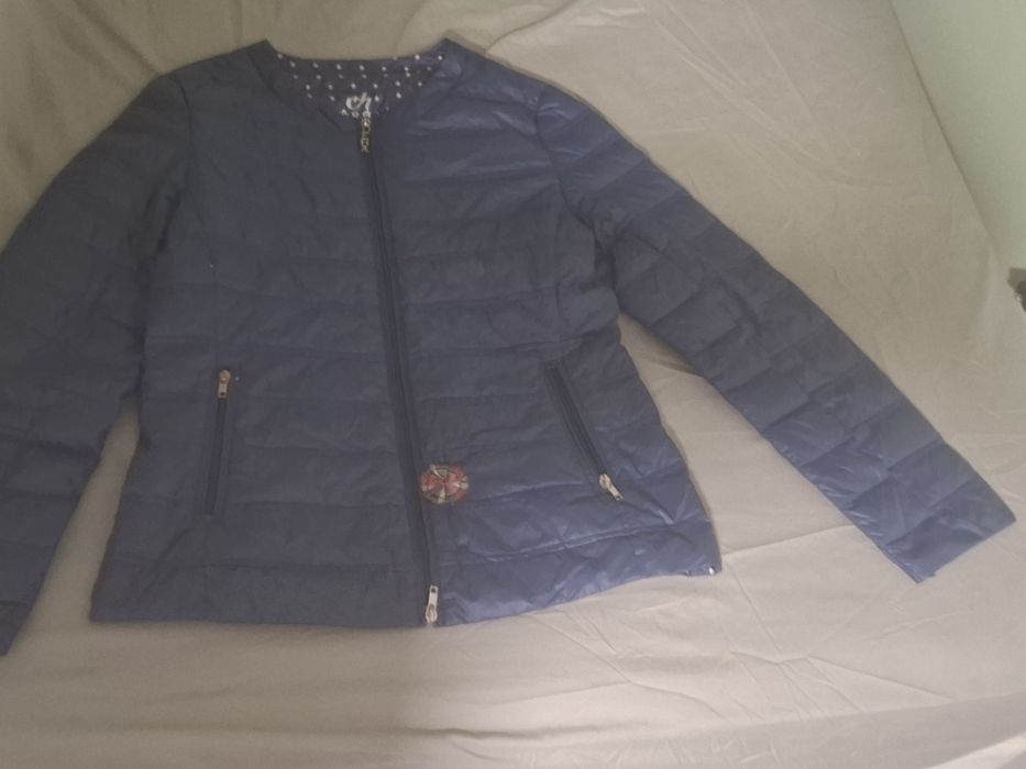 Продават се дамски якета