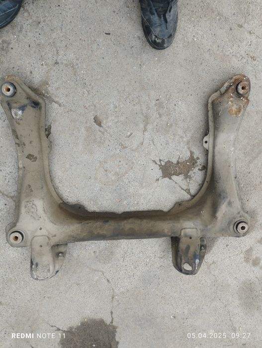 Балка АУДИ 80 б/у