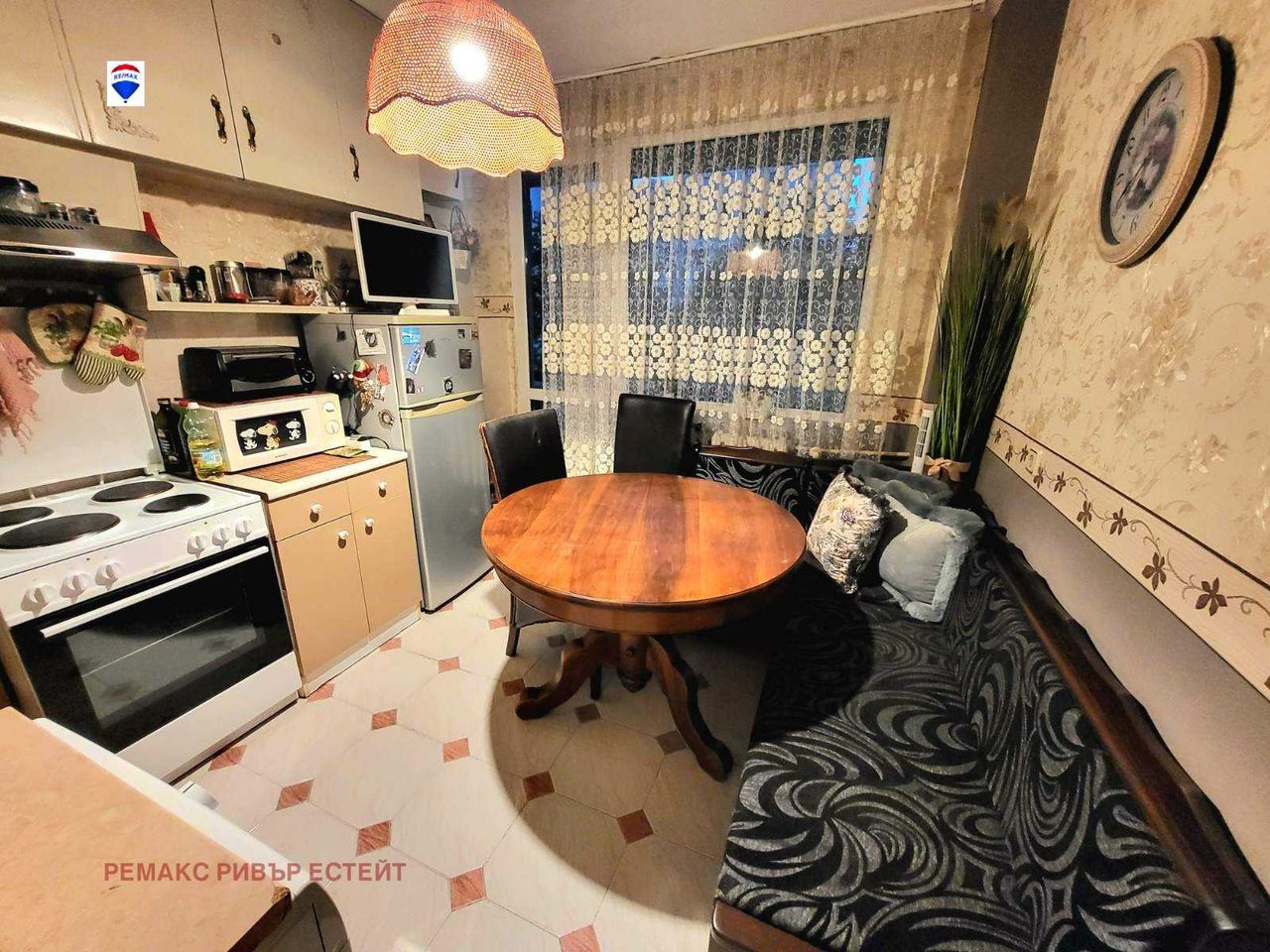 Продава се Двустаен апартамент в Русе, Алеи Възраждане - 68 кв.м за 1324 €/кв.м - Снимка #2