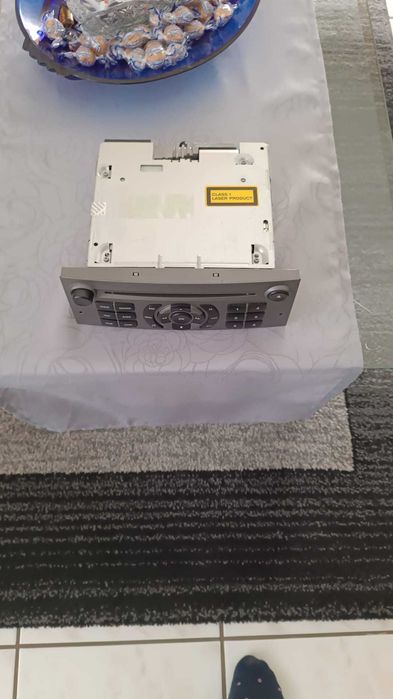 Radiocasetofon pentru Peugeot 407