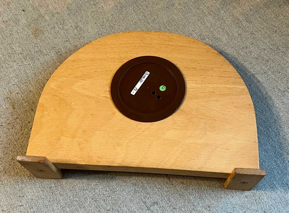 Barometru analogic cu suport din lemn masiv model clasic 28 cm