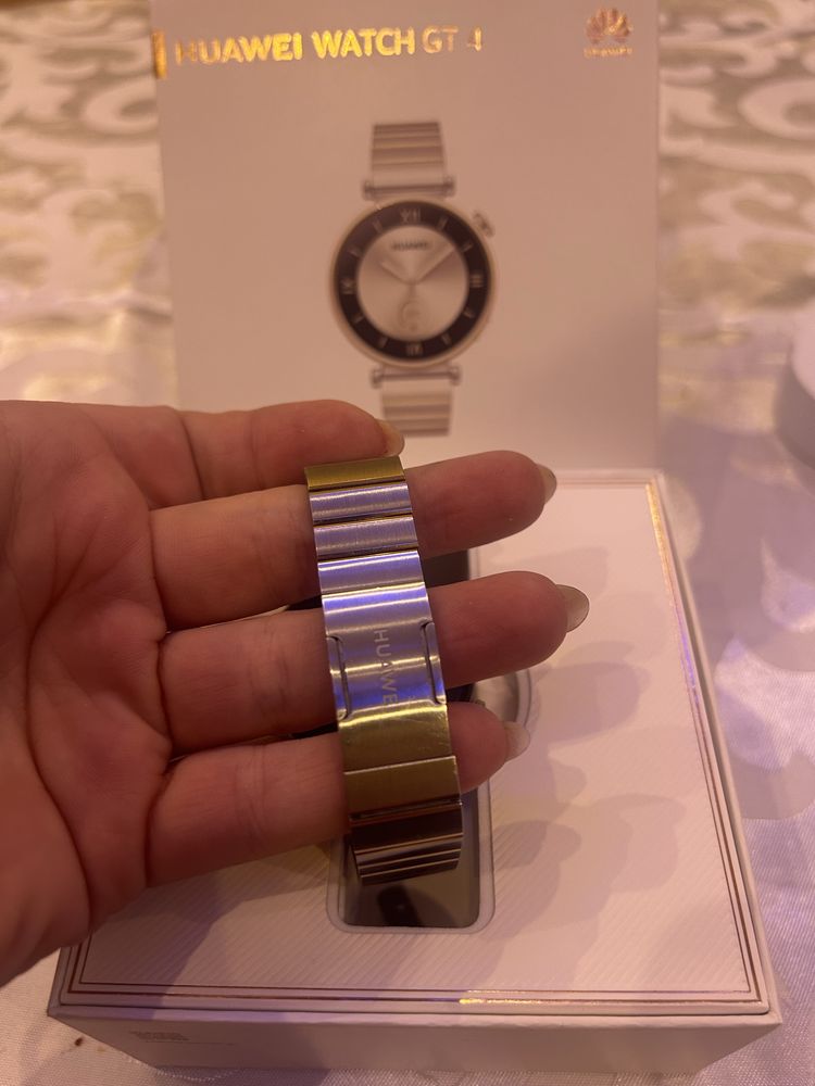 Часовник Huawei Watch GT4