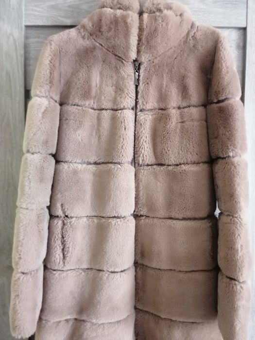 Продам женскую шубу