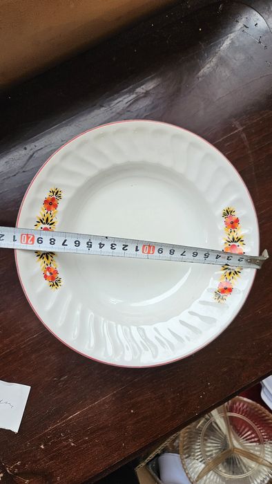 Порцеланови чинии