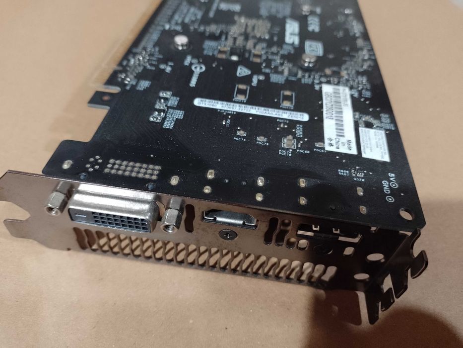 Видео карта Asus и Gigabyte 2GB