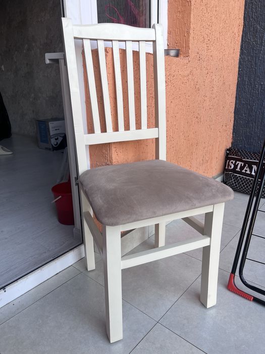 Стол и два стулья, срочно продаю