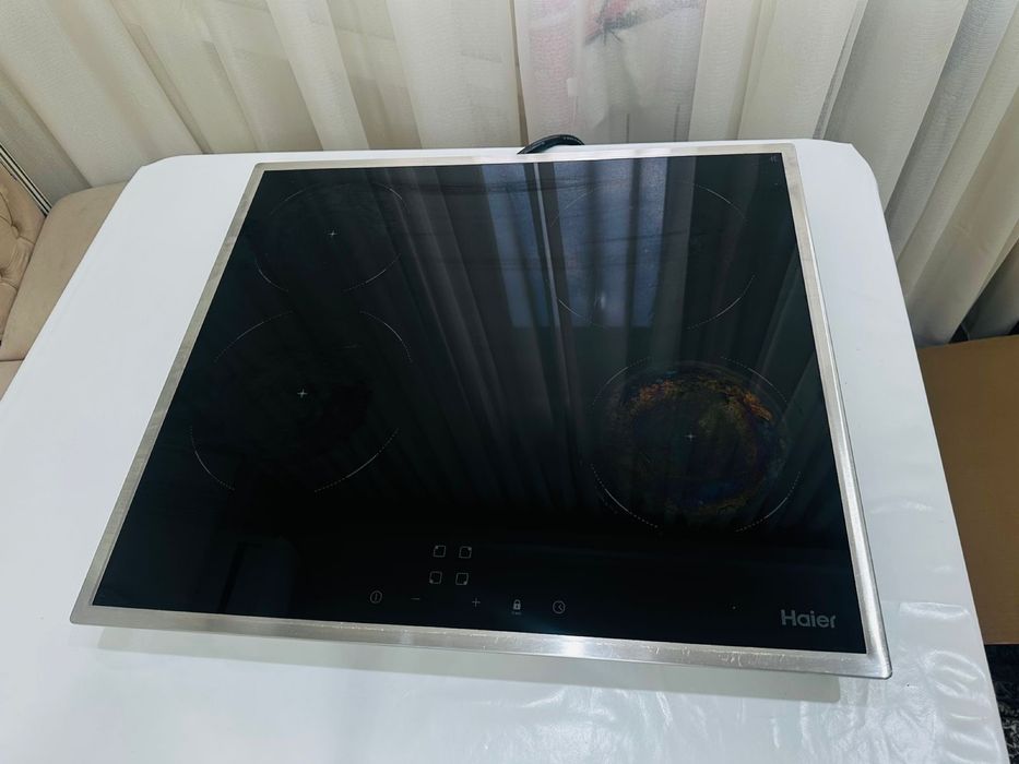 Продам варочную поверхность HAIER