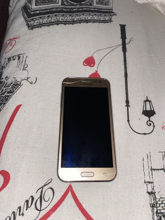 Samsung J2 телефон