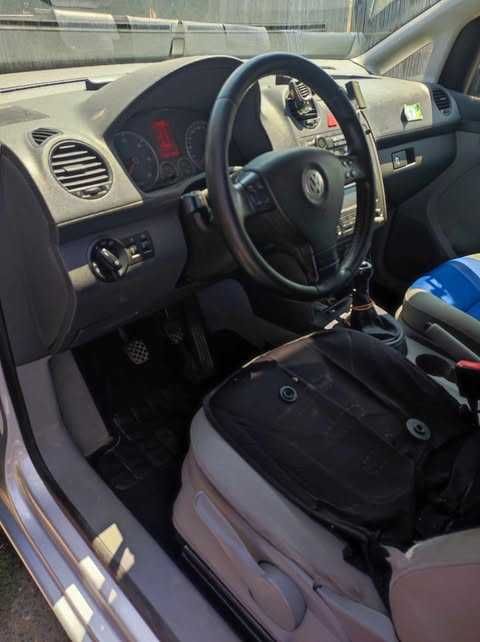 vand vw caddy maxi 7 locuri