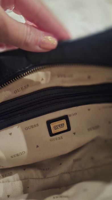 Оригинална чанта Guess