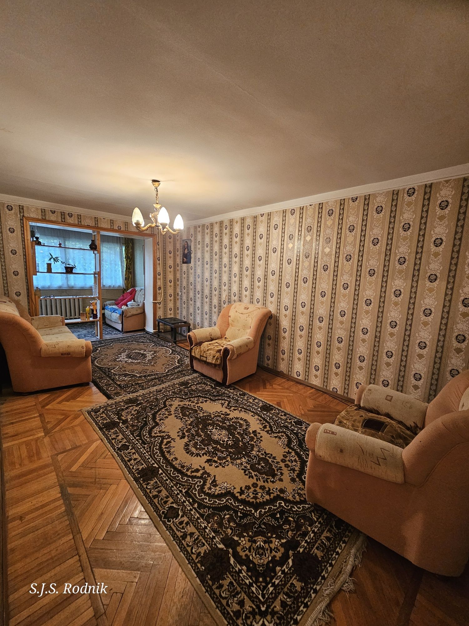 Максим Горький.  3/3/5. Кирпич. Балкон 2х6