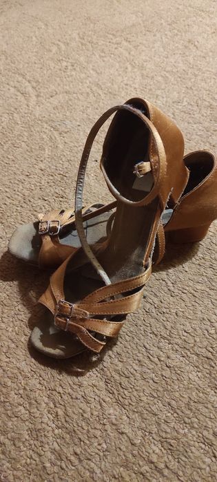 Продам туфли бальные