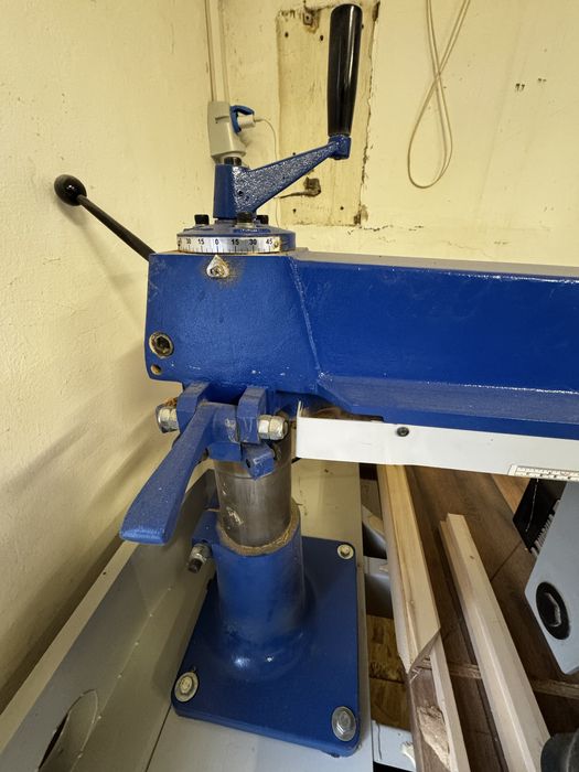 Circular radial AXMINSTER industrial