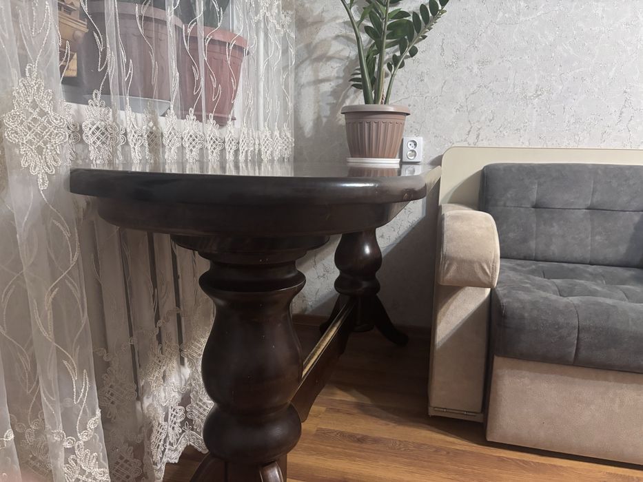 Продам стол из массивной сосны