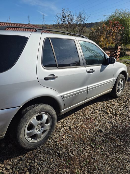 Dezmembrez Mercedes ML 270