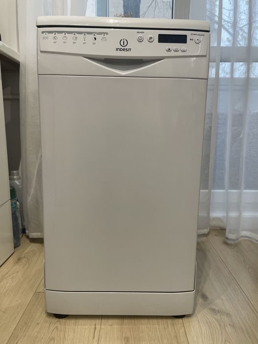 Vand masina spalat vase Indesit