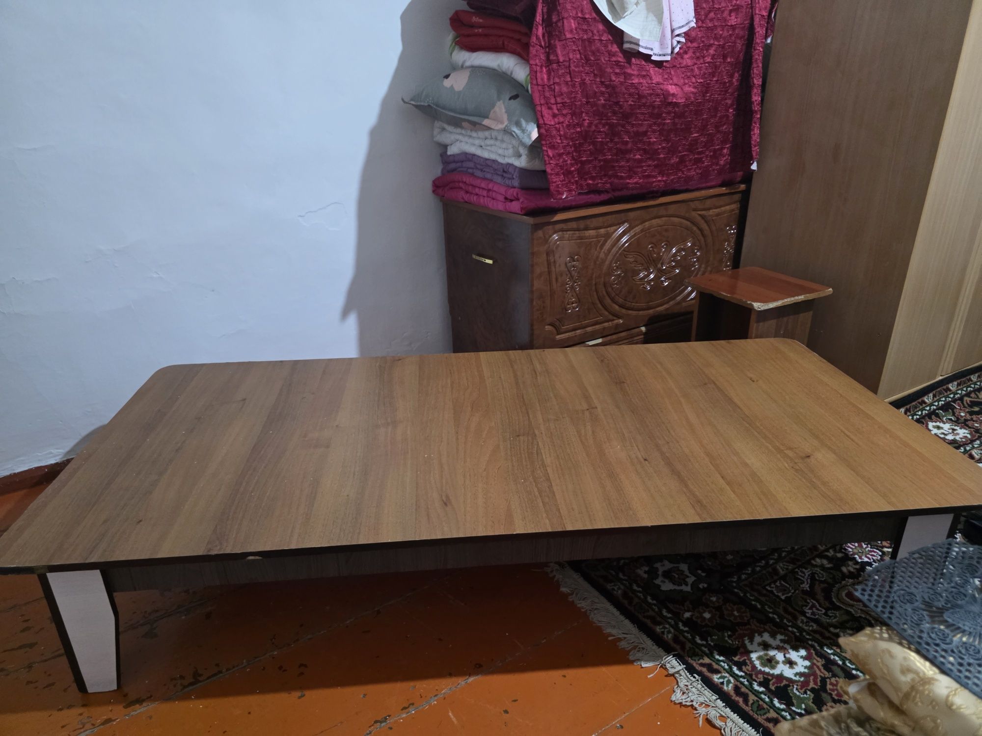 Стол сатылады 15