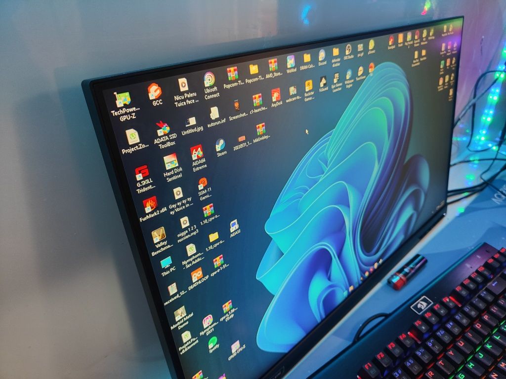 Setup Gaming Ryzen 5 + GTX 1080 | 32GB RGB | 144Hz | Gata de jocuri