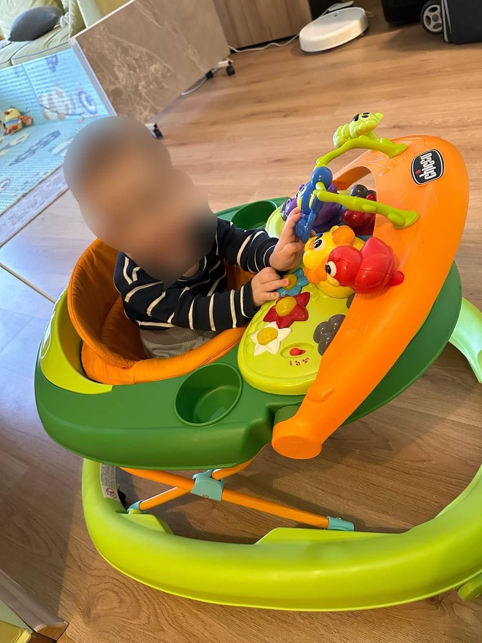 Продавам проходилка Chicco Walky Talky
