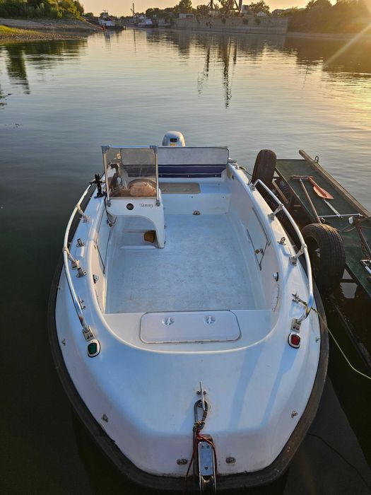 Barcă catamaran EdBoats Yammy 400