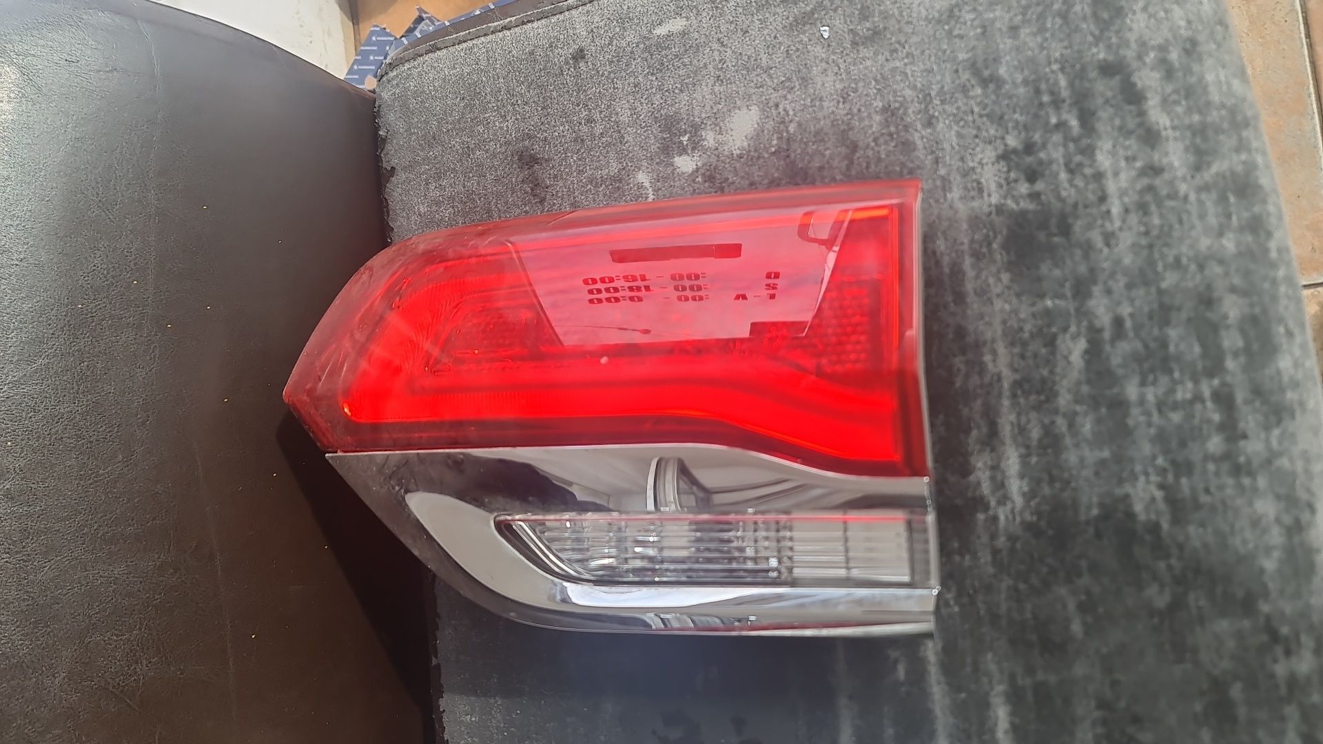 Stop spate lampa Jeep Grand Cherokee (Wk2)