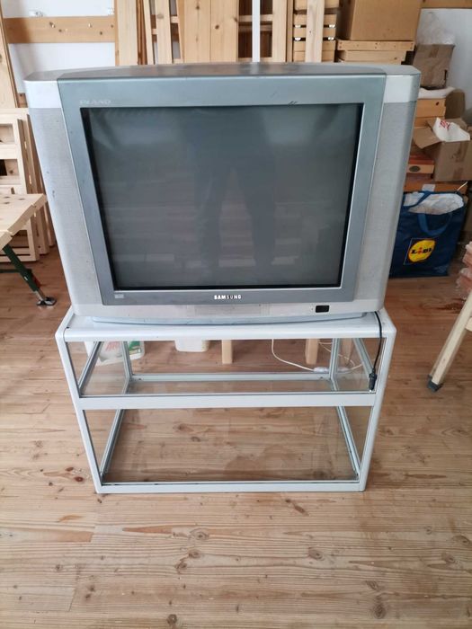 Голям телевизор  SAMSUNG, 27 инча