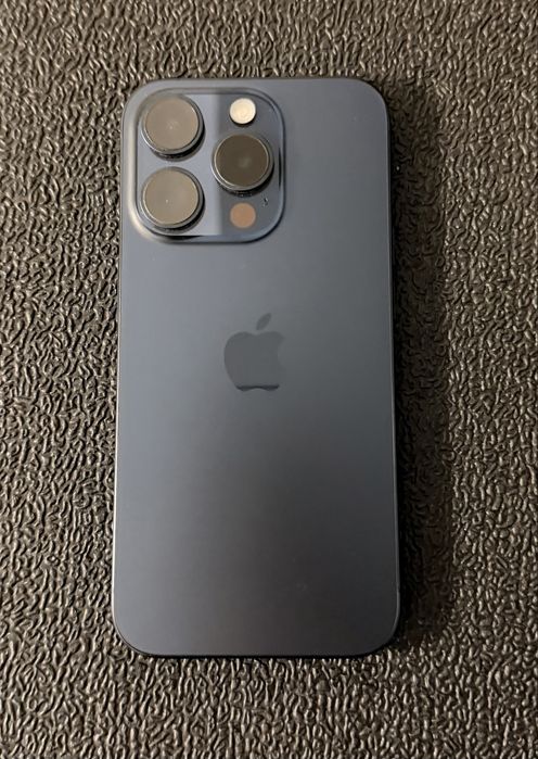 Iphone 15 pro blue titanium
