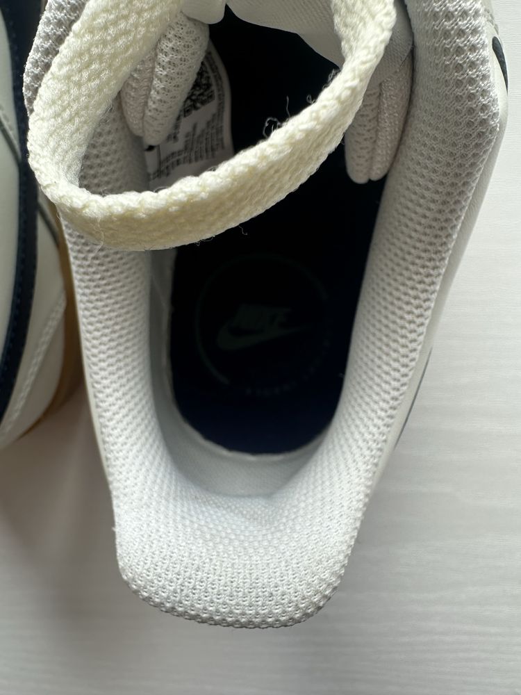 Adidasi Nike Court Vision Low