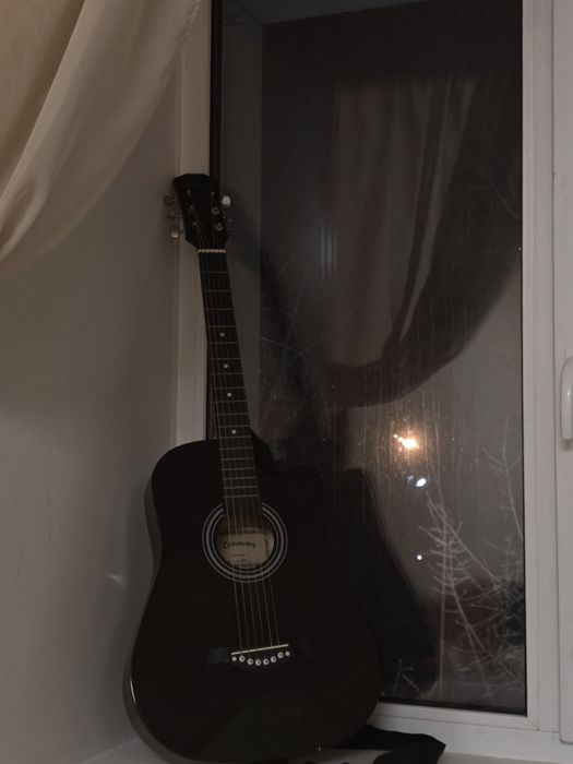 Гитара акустическая