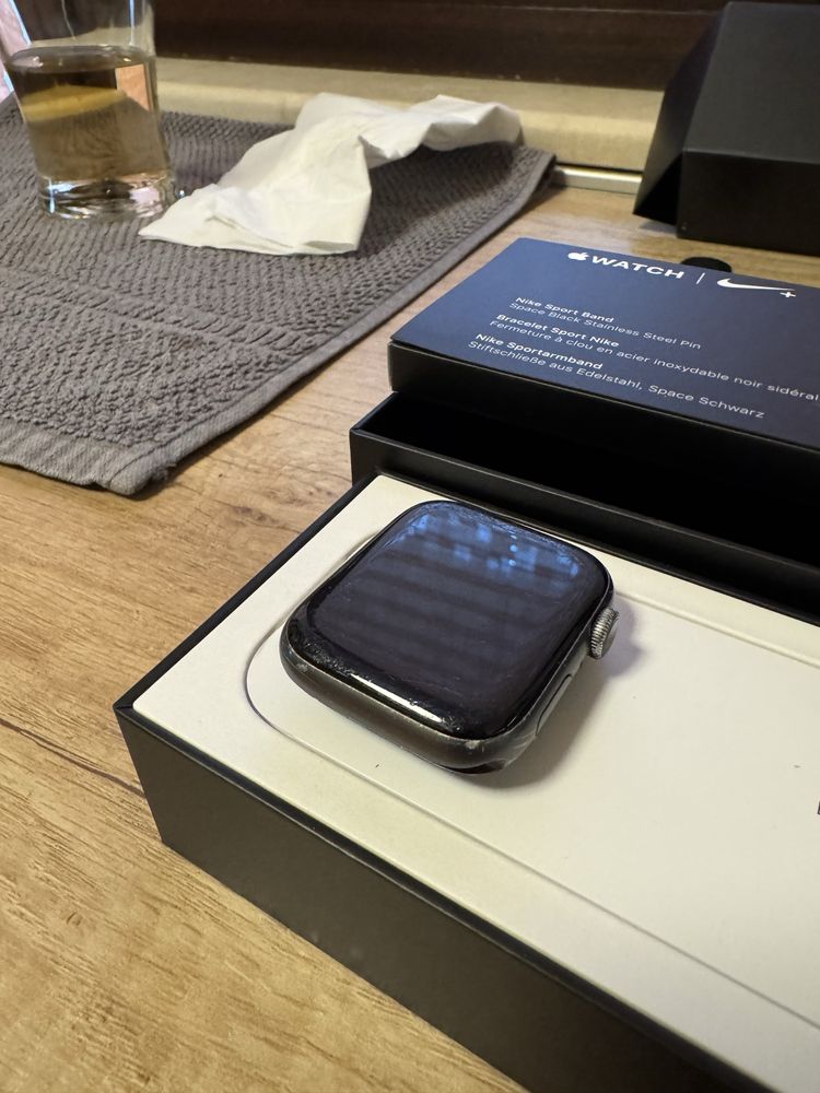 Aplle watch 4, Nike sport edition 72% battery health