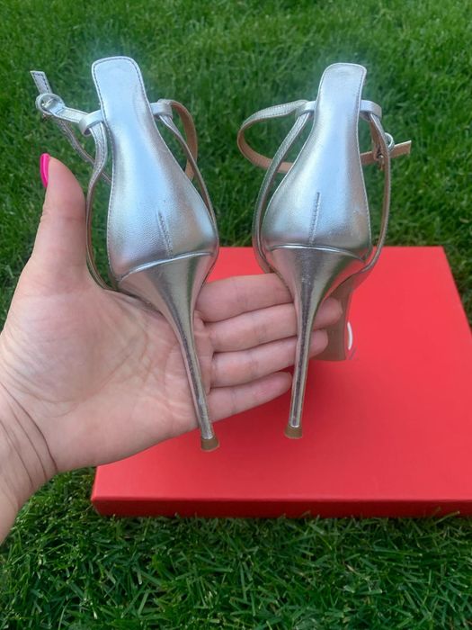 Sandale argintii Pura Lopez din piele