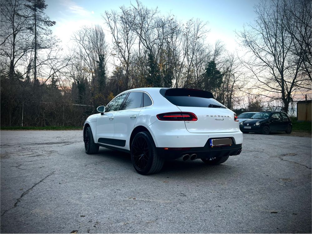 Porsche Macan v8