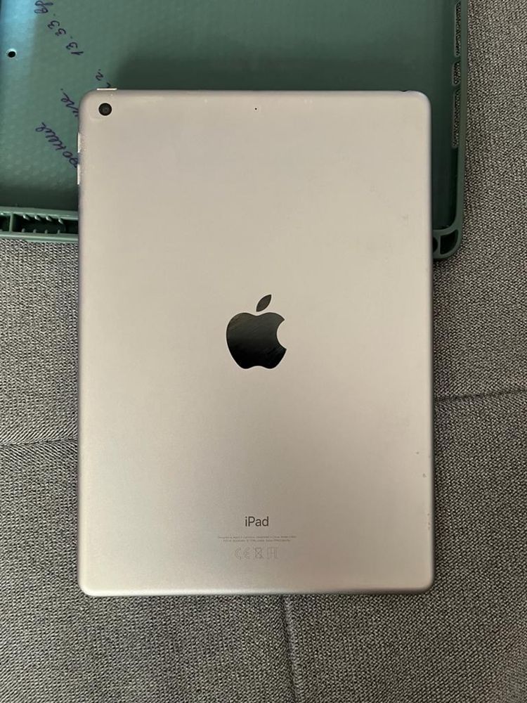 Продам ipad 2018 года