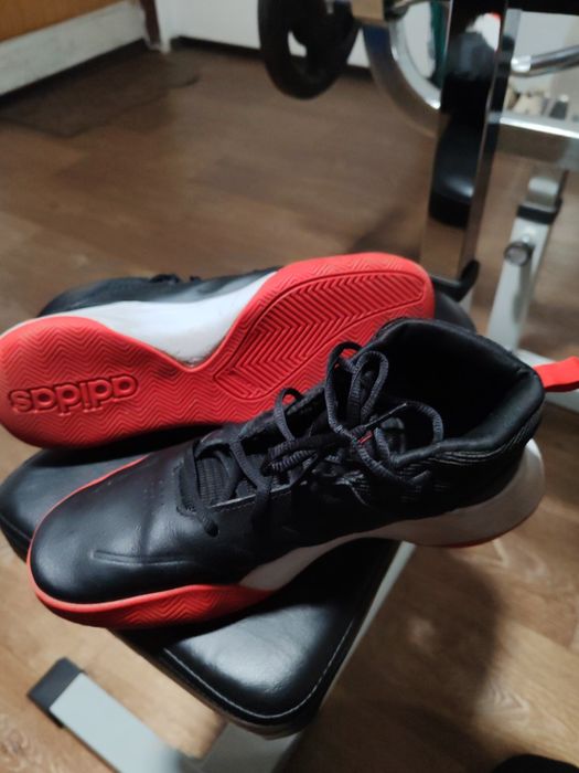 Adidași de sport Adidas