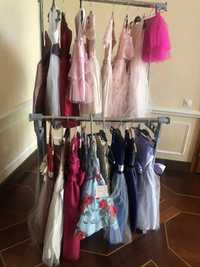 Много новых детских платьев для девочек
