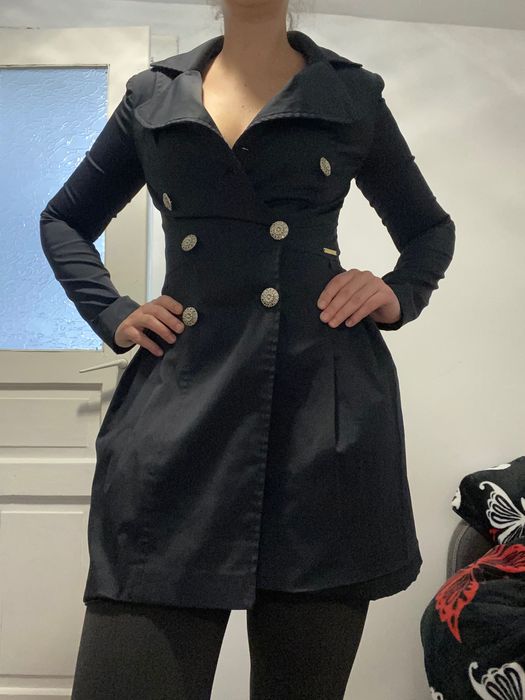 Trench mărimea S/36, stare foarte bună. Marca: Pretty girl