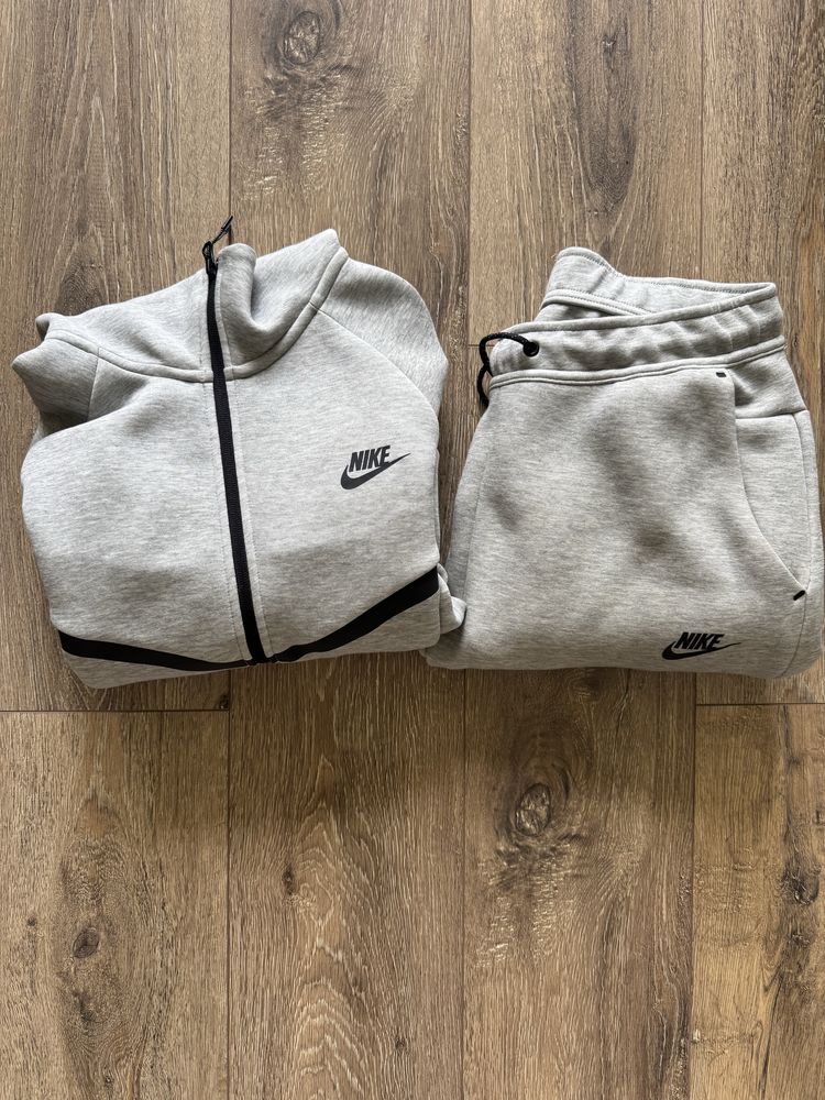 Nike Tech Fleece Сив, Тъмносин и сиво с тъмносиво