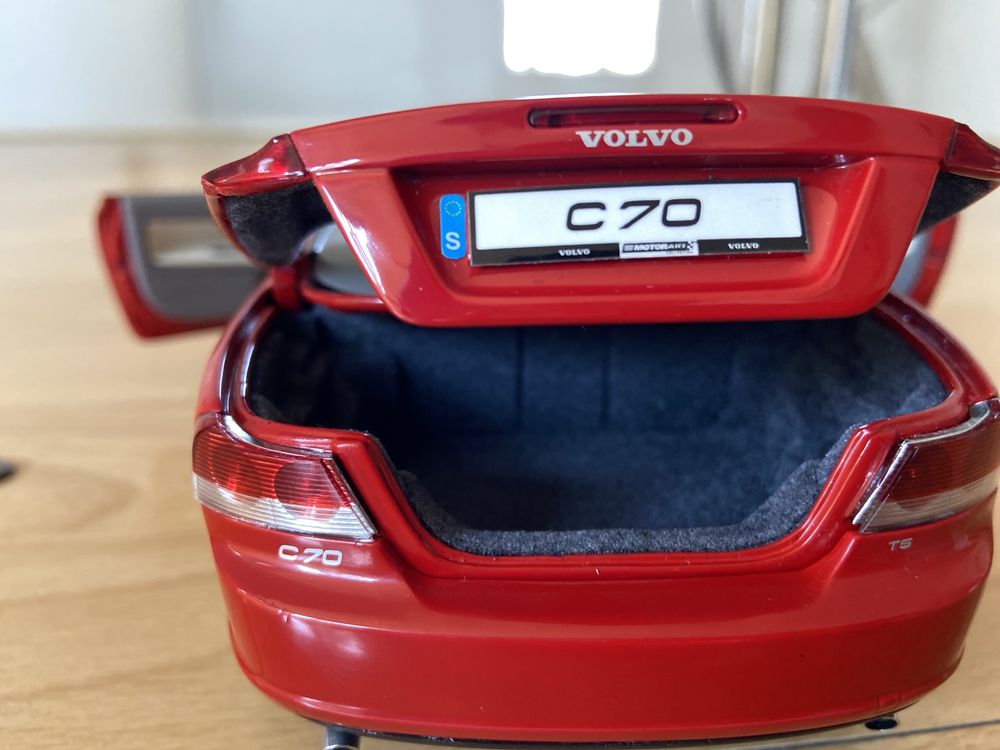 Macheta 1:18 Volvo C70 Cabrio , stare noua , mocheta la interior